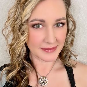 Meet your Posher, Bethany